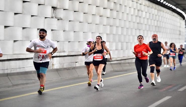 İzmir’in dört yanında bayram coşkusu