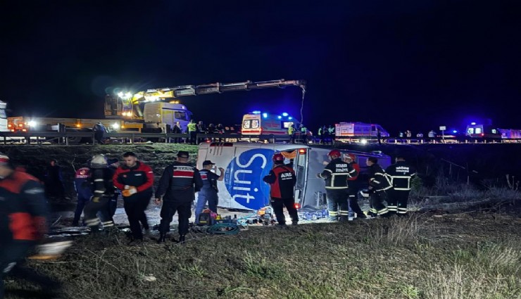 Niğde - Ankara Otoyolu'nda otobüs şarampole devrildi: 2 ölü, 40 yaralı