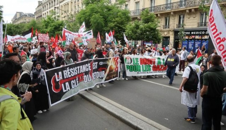 Paris'te Filistin'e destek İsrail’e tepki: Masum çocukları öldürmekten vazgeçin