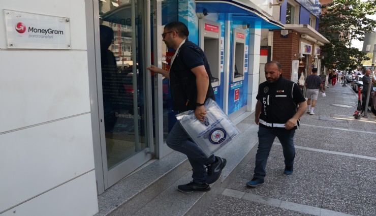 İzmir'de 300 milyonluk vurgunla ilgili bankada arama