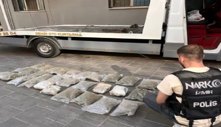 İzmir'de oto kurtarıcıdan 19 kilogramın üzerinde uyuşturucu ele geçirildi