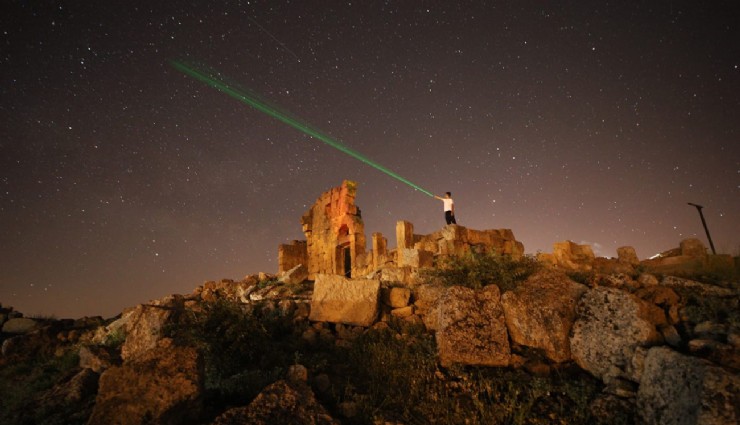 Zerzevan Kalesi yıldızlar altında fotoğraflandı