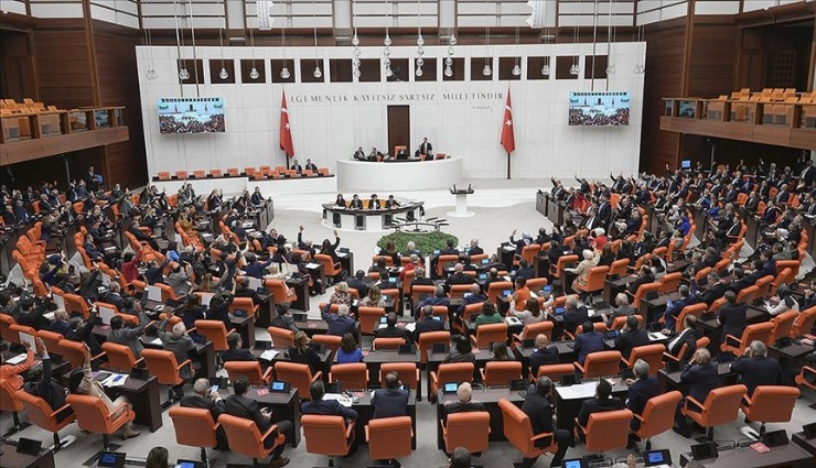 En düşük emekli maaşını 12 bin 500 TL’ye çıkaran yasa TBMM’de kabul edildi