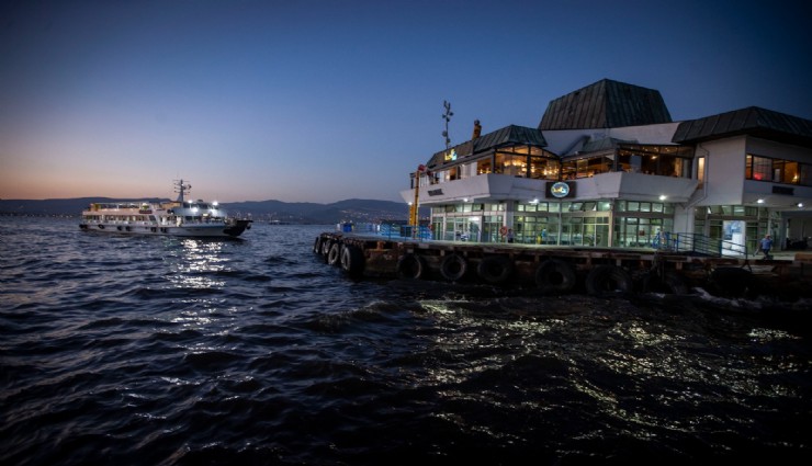 İzmir’in eşsiz gün batımında Körfez turları başladı