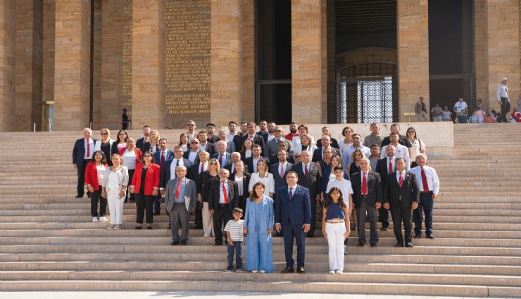 Onur Yiğit ve CHP Balçova Örgütü Anıtkabir’de