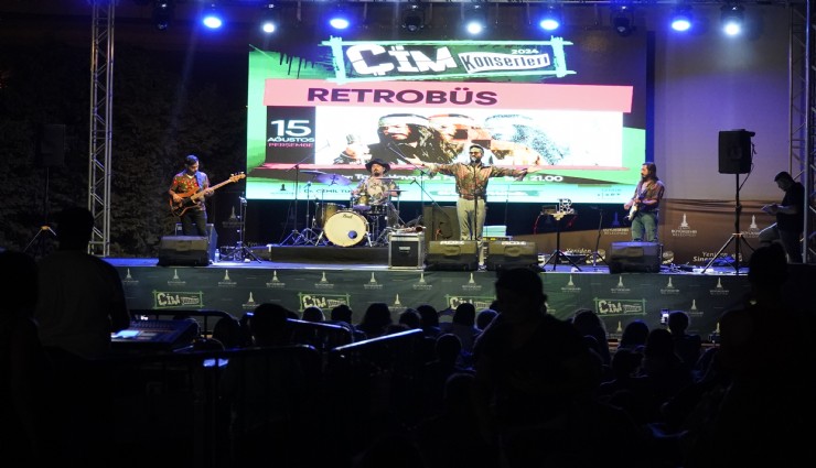 Retrobüs, Çim Konserleri’nde eğlenceyi doruğa çıkardı