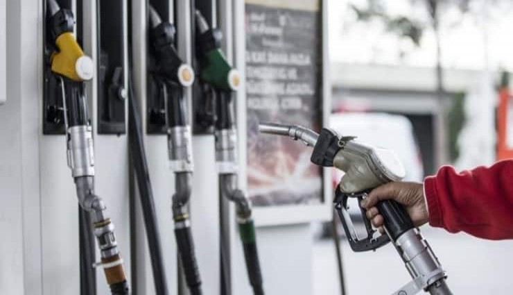 Benzine 1,20 lira zam geldi