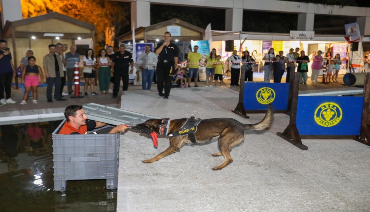 Buca’nın arama kurtarma köpeklerine büyük alkış