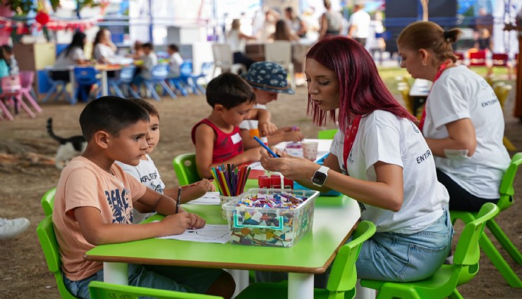 Çocuk Kulübü, İEF'de çocukları eğlendiriyor