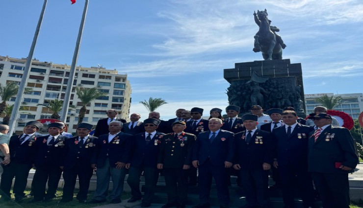 İzmir'de Gaziler Günü Cumhuriyet Meydanı'nda kutlandı