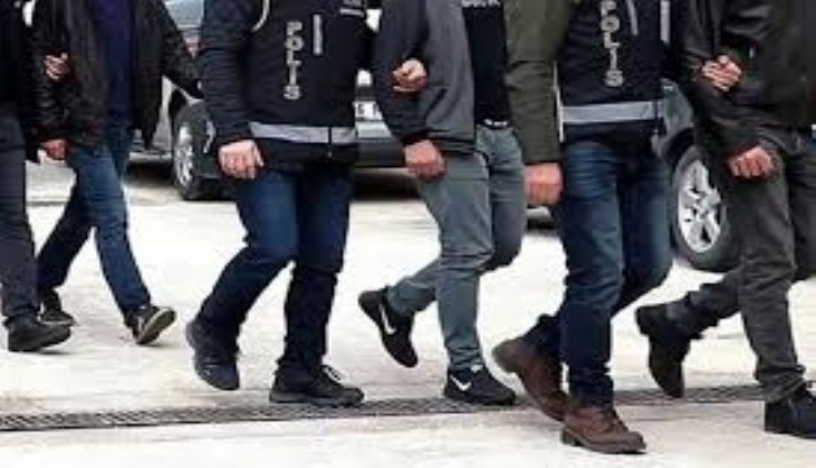 İzmir, Manisa, Aydın, Muğla, Uşak, Afyonkarahisar ve Kütahya’nın da bulunduğu 58 ilde tefecilere operasyon: 160 gözaltı