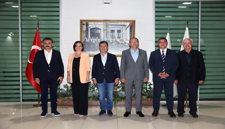 Kıyı Ege Belediyeler Birliği Encümeni İzmir’de toplandı