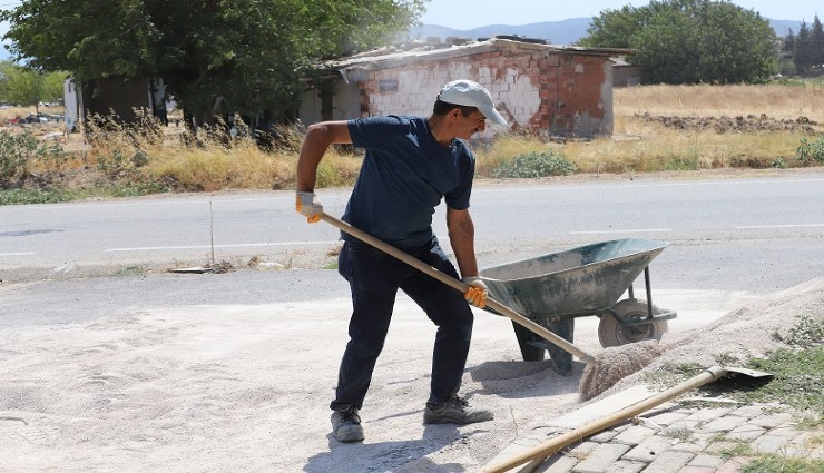 Menderes’te yol seferberliği