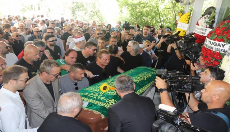 Metin Arolat'ın cenazesi İzmir'de gözyaşlarıyla uğurlandı