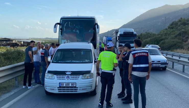 Tatilden dönen jandarma personeli kadın yolcuyu saldırganlardan korudu