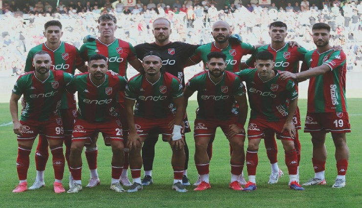 Veli dostu mağaza okul kıyafetinde indirim yapınca izdiham oluştu