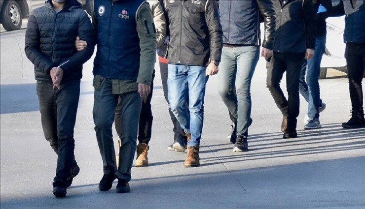 İzmir dahil 23 ilde FETÖ operasyonu: 71 şüpheli yakalandı