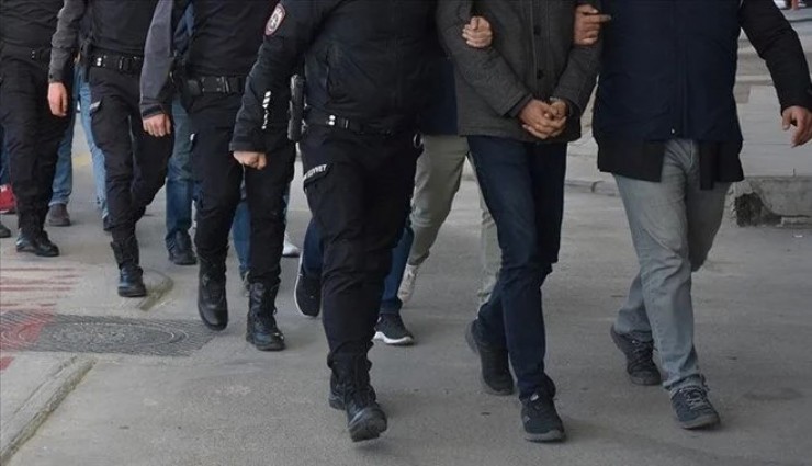İzmir dahil 38 ilde FETÖ operasyonu: 63 şüpheli yakalandı