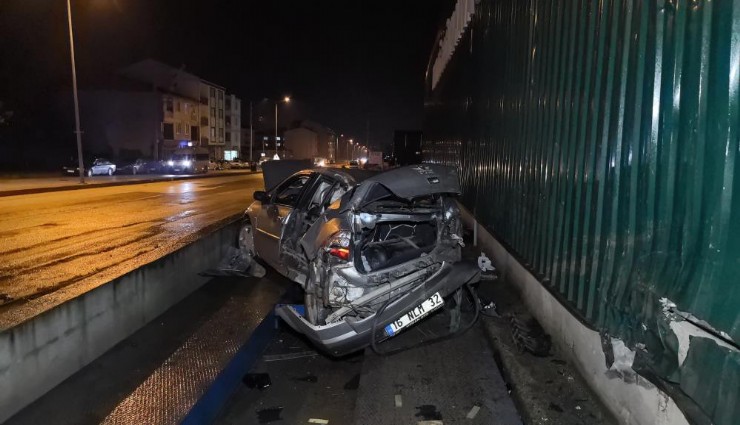 Arkadaşını bıçaklayıp kaçarken kaza yaptı: 1 can kaybı, 2 yaralı