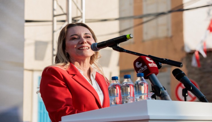 Ayla Ökmen Mutlu Çocuklar Oyun Evi açılışını CHP Lideri Özel gerçekleştirdi