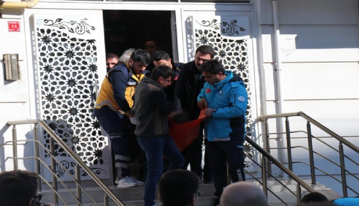 Cinnet getiren anne iki kızını öldürüp canına kıydı