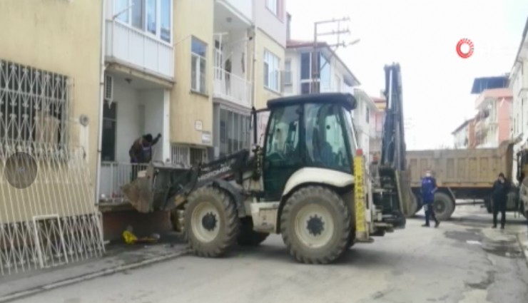 Evsiz sandıkları adamın iki evinin olduğu ortaya çıktı