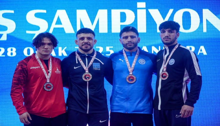 İzBB'nin güreş takımından büyük gurur: Başkentten madalyalar ile döndüler
