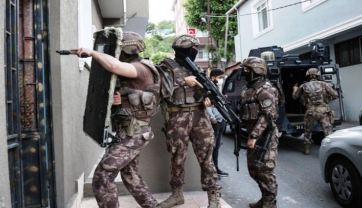 İzmir dahil 43 ilde 'Gürz-39' operasyonu: 240 şüpheli yakalandı
