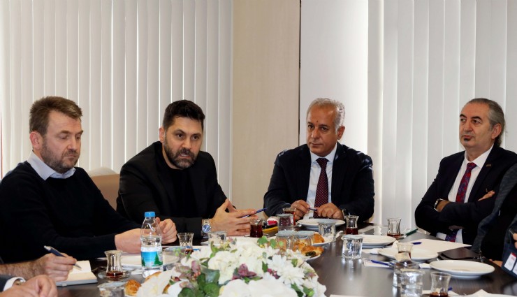 İZSİAD’da E-İhracat'ta Mentörlük ve Deneyim Paylaşımı yapıldı