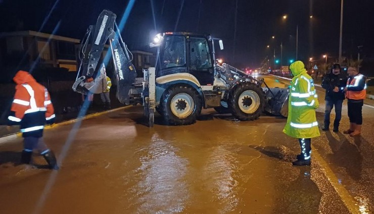 Kapanan İzmir- Çanakkale Karayolu yeniden trafiğe açıldı