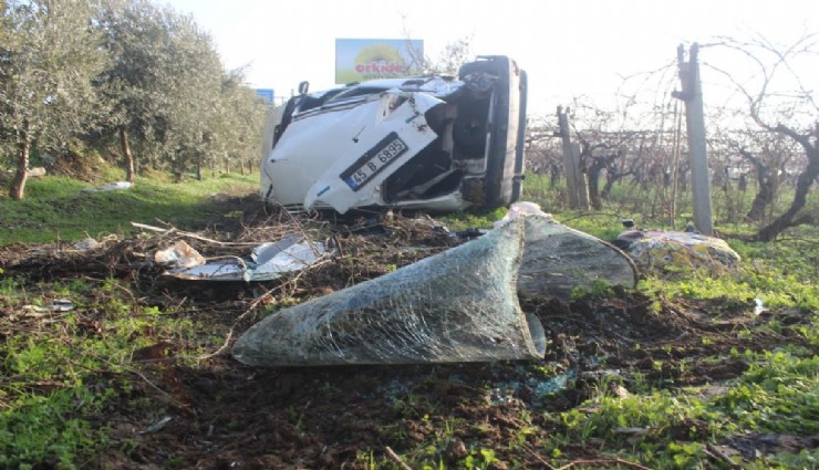 Manisa'da feci kaza: Takla atan otomobil tarlaya uçtu