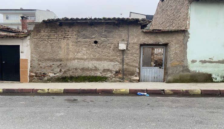 Manisa'da yalnız yaşayan kadın evinde ölü bulundu
