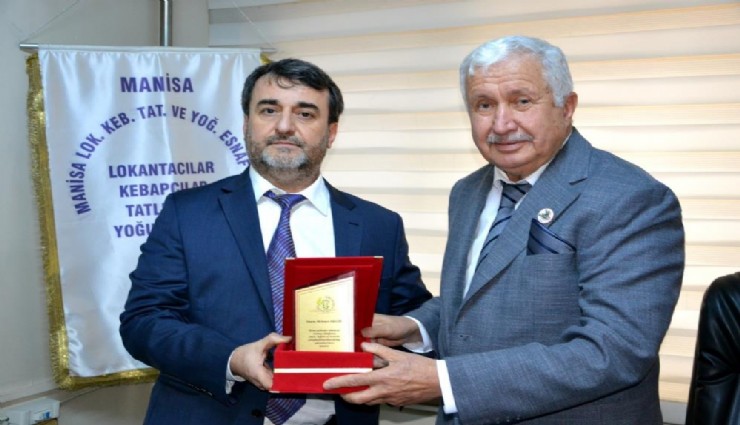 Manisa Lokantacılar Odası Başkanı Akgül, 19 senelik koltuğunu devretti