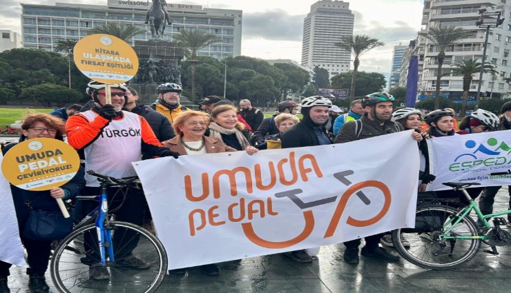 Pedallar daha fazla kabartmalı kitap için çevrildi