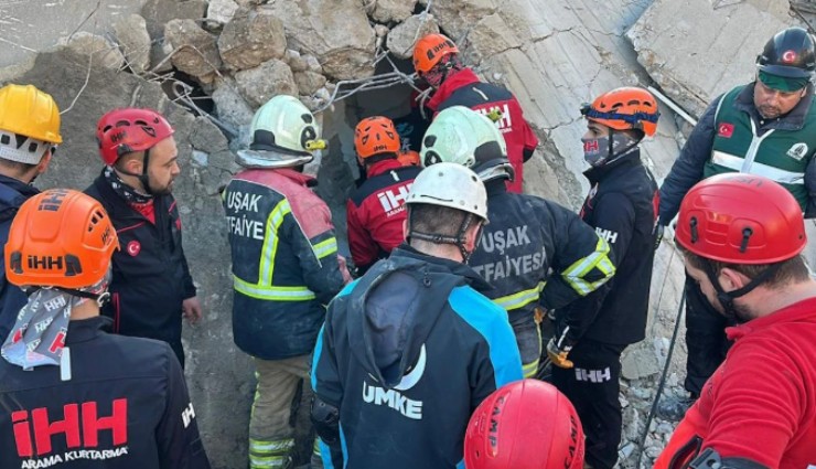 Uşak’ta göçük altında kalarak can veren iş makine operatörü olayında 2 kişi tutuklandı