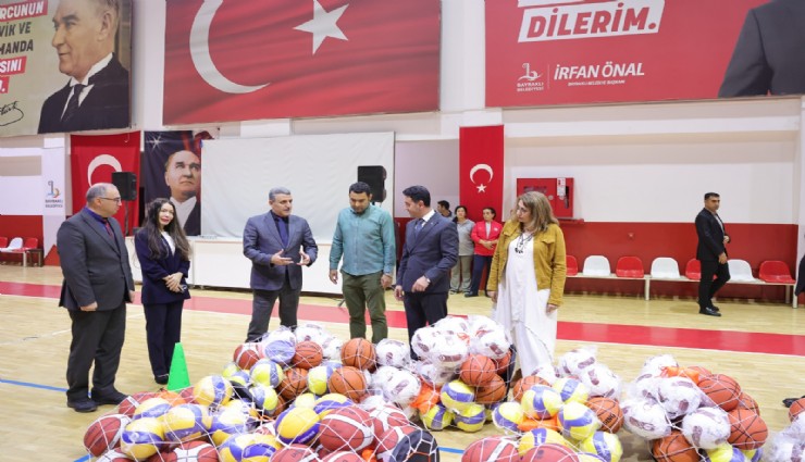 Bayraklı'daki okullara spor malzemesi desteği