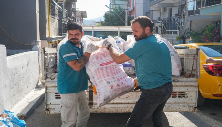 Gaziemir Belediyesi’nden yurttaşlara yakacak odun desteği