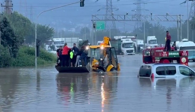 Hatay’da denizde hortum