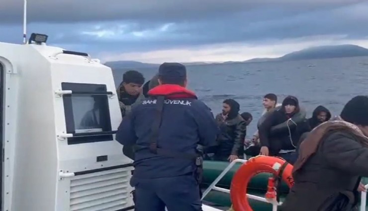 İzmir açıklarında 84 göçmen kurtarıldı