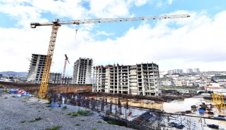 İzmir’in kent yenileme sürecinin perde arkası: Kamu niteliği olmayan kooperatiflere devir tartışması