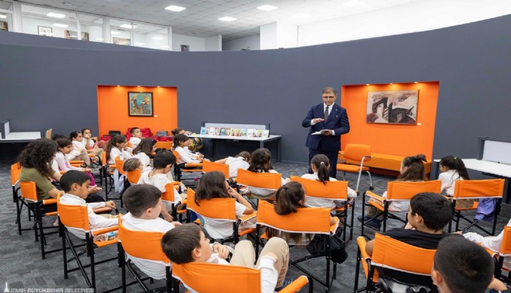 İzmirli çocuklar, Başkan Tugay’la okuma saatinde buluştu