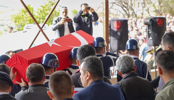 Manisa şehidine ağlıyor: Şehit Eryılmaz'a veda