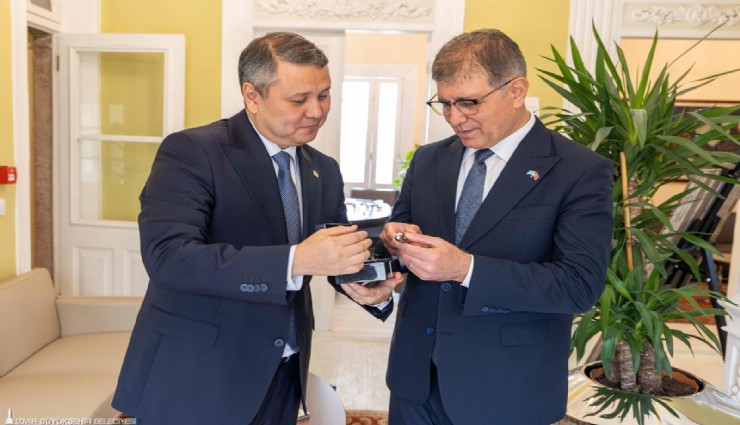 Başkan Tugay Kazakistan heyetini ağırladı