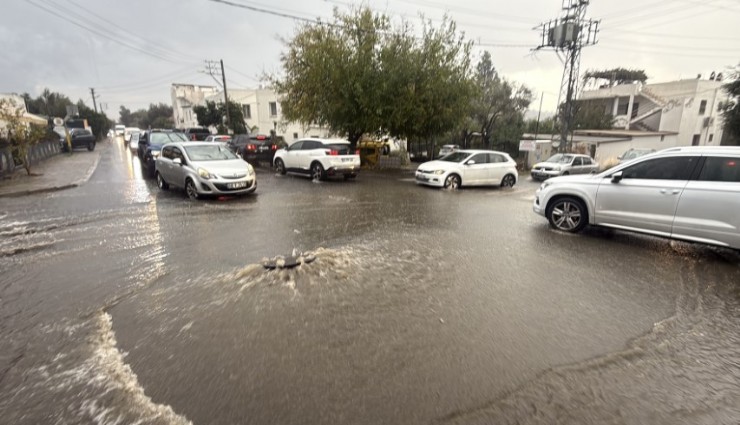 Bodrum sokakları bir saatte göle döndü