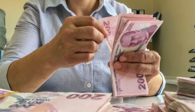 Emekli olup çalışmaya devam edenler dikkat! Maaşınız kesilebilir: Kimler risk altında?