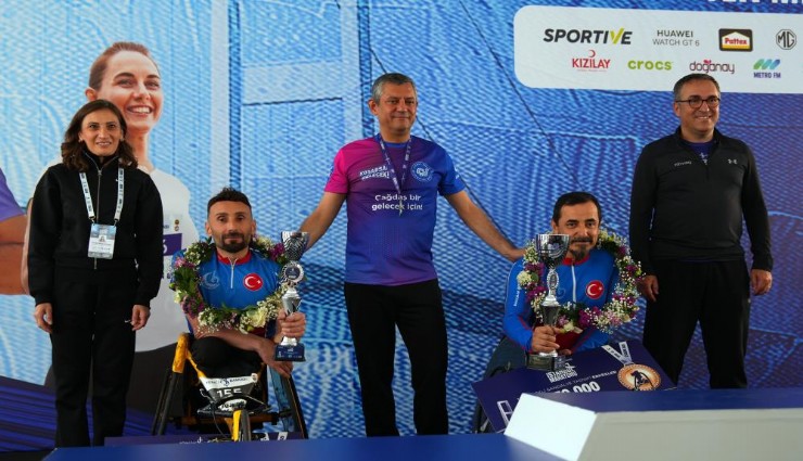İki kıta arasındaki İstanbul Maratonu’nda kazananlar ödülünü aldı