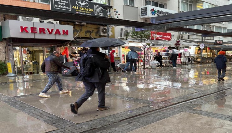 İzmir'de sağanak kenti felç etti: Karaburun en fazla yağış alan ilçe oldu