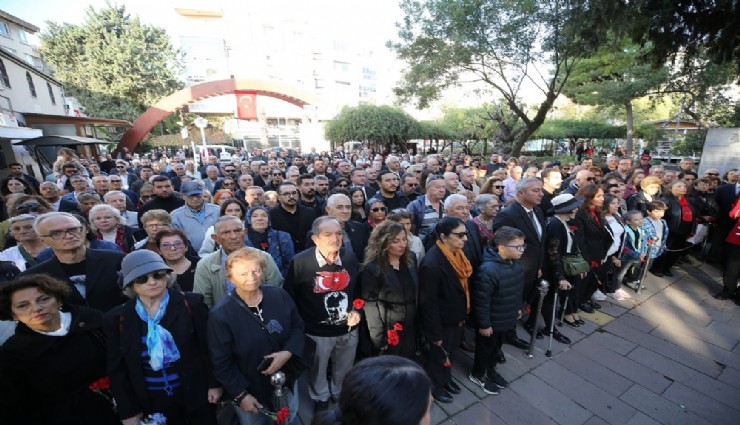 Karşıyaka tek yürek oldu, Ata’ya selam durdu