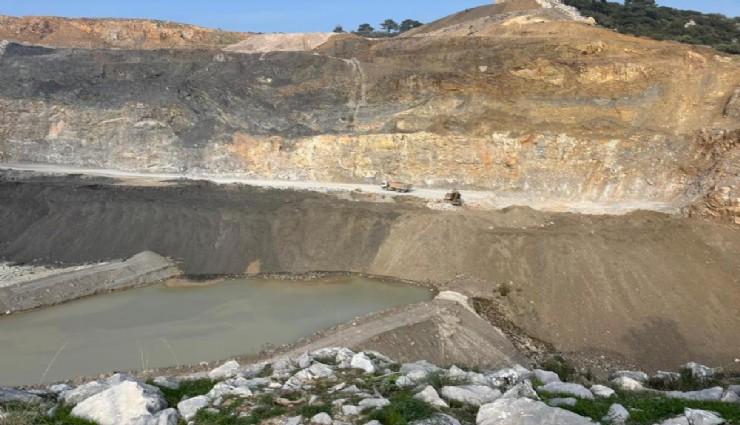 Manisa’da çevre alarmı: Taş ocağının atık suyu dereyi zehirledi