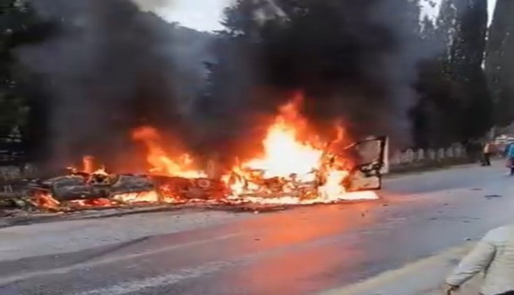 Aydın Köşk’te feci kaza: Çarpışan araçlar alev aldı, 2 yaralı